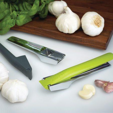 Joseph Joseph Green Easy-Press Garlic Crusher